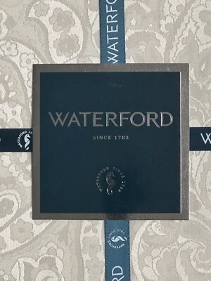 NEW WATERFORD TABLECLOTH 70 x 84 LUXURY JACQUARD IVORY PAISLEY SEATS 6-8 - Image 1 of 4