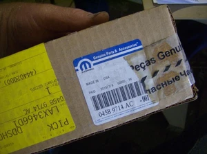 MANIJA DE PUERTA ORIGINAL MOPAR 04589714AC - Imagen 1 de 2