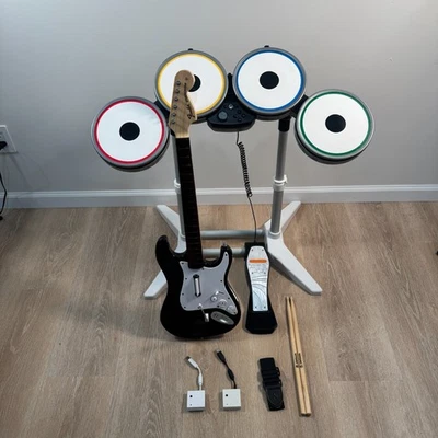 Nintendo Wii Rock Band Batería Kit PAQUETE Lote Guitarra con Dongles Beatles Batería Foto 1 de 4
