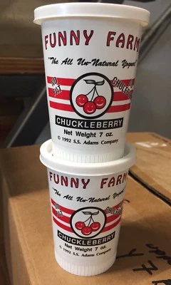 Serpiente en una lata broma de colección mordaza regalo yogur chuckleberry SS Adams sin usar 2 piezas Foto 1 de 2