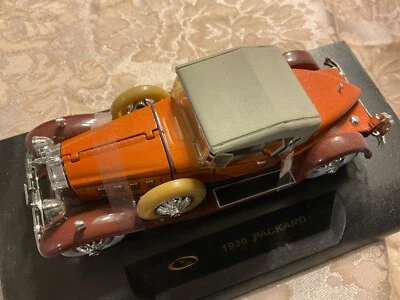 Modelo de coche Packard Lebaron 1930 cobre y beige fundido a presión modelos de firma Foto 1 de 4