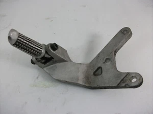 Suzuki GSX R 750 Modell GR7BB orig. Fußraste hinten links - 9867 B - Bild 1 von 1