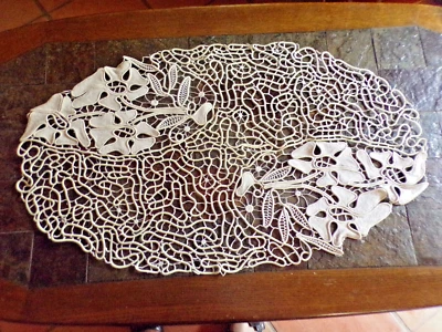 Ancien napperon,dentelle de MILAN,centre de table, décoration XXe siècle - Photo 1/4