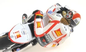 Simoncelli Hanging Off figure Minichamps 312 110158 Marco Honda MotoGP 2011 1:12 - Picture 1 of 10