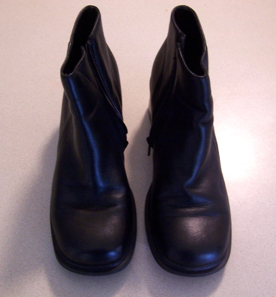 BOTINES DANELLE CUERO NEGRO TALLA 8.5 BUEN ESTADO USADOS Foto 1 de 4