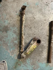 John Deere 4430 Steering Arm And Tierod Tag #6533 - Picture 1 of 4