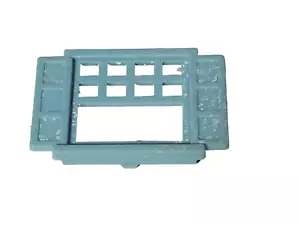 PLASTICVILLE SPLIT LEVEL HOUSE PART - 2nd FLOOR WINDOW - O/S GAUGE - Picture 1 of 2