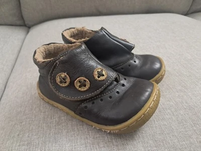 Livie & Luca Size 7 Baby Infant brown Leather Chukka Boots fluffy lined warm sho - Image 1 of 4