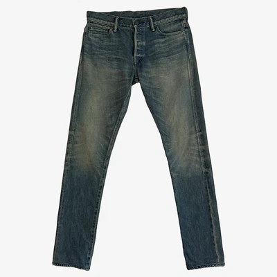 Jeans fino JOHN ELLIOTT masculino The Cast 2 rígido cinco bolsos lavagem média - Imagem 1 de 4