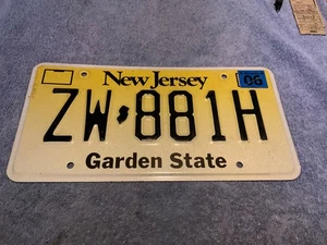 New Jersey License Plate 2002 Garden State ZW-881H - Picture 1 of 1