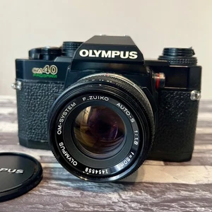 OLYMPUS OM40 Program analoge Spiegelreflexkamera 35 mm mit Objektiv 50 mm F.ZUIKO AUTO-S! - Bild 1 von 24