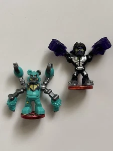 Akedo Warriors Powerstorm Shadow Strike Glitchblade & Clawsome Shreddy - Foto 1 di 2