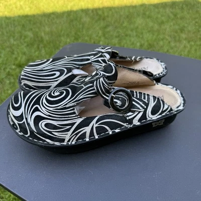 Alegria Mujer Cómodas Blanco y Negro Remolino Mules Talla 40 Foto 1 de 4