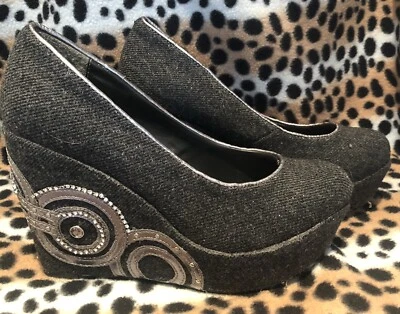 CUÑAS ADORNADAS GRIS OSCURO/PLATEADO LANA ESTRÁS POR CAJA AMARILLA TALLA 5,5 Foto 1 de 4