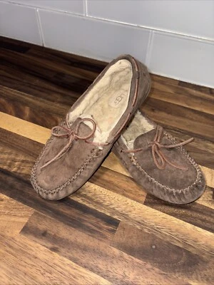 Mocasines bajos de piel de oveja UGG W6 marrón moca Foto 1 de 4