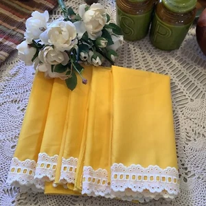 6 caprichosas servilletas de encaje con ojales blancos dorados 17"x17" MCM Cottagecore - Imagen 1 de 6
