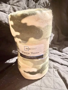 NEU Mainstays Fleece Überwurf Decke Camouflage Armee leicht 50" x 60" - Bild 1 von 1