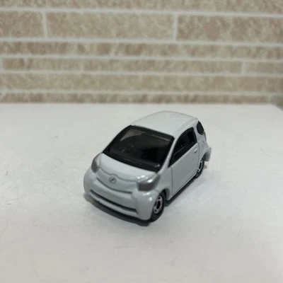 No28 iQ White 2009 outer box GK - Image 1 of 4