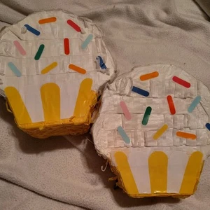 Pinata Cupcakes  2 Mini  White With Sprinkles New  Cute For Any Occasion... - Picture 1 of 5