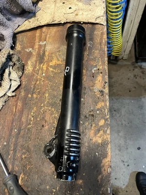 Yamaha XT250 Right Fork Leg - Image 1 of 3