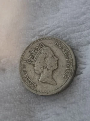 Moneda Reino Unido - Reina Isabel II - Anverso - “ELIZABETH II D·G·REG·F·D·1986” Foto 1 de 4