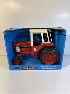 ERTL: International 1586 Tractor: 1/16 Scale DiecastNebraska 1995 national Champ - Picture 1 of 8