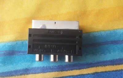 ADATTATORE Rca Scart Playstation ps2 ps3 ps1 one originale Sony VMC-91  NUOVO - Immagine 1 di 4