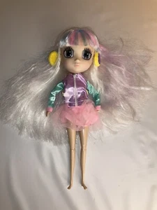 Hunter Shibajuku Bambola Suki Bambina 13" Capelli Bianco Rosa Blu + Outfit - Foto 1 di 3