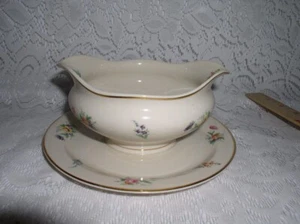 Syracuse China Old Ivory Flowers Made in America Gravy Boat with Underplate - Picture 1 of 5