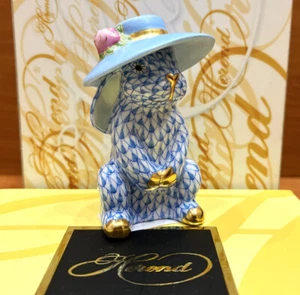 HEREND DERBY BUNNY BLUE FISHNET FIGURE,BRAND NEW BOXED,3,4 inches tall - Picture 1 of 8