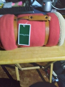 Neu Jeffery Banks Fleece Reise Überwurf Decke (60x40) Roll-Up Farbe Rot - Bild 1 von 5