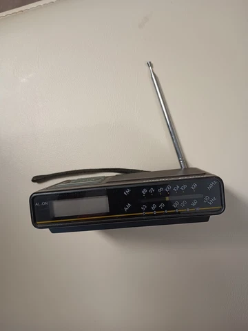 Portable Tozaj 1994 Quartz Alarm Clock Radio Tested Working Model 6868 Cover