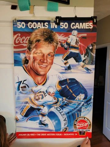 Vintage BRETT HULL POSTER 50 GOALS 50 GAMES 24" X 36" Cover
