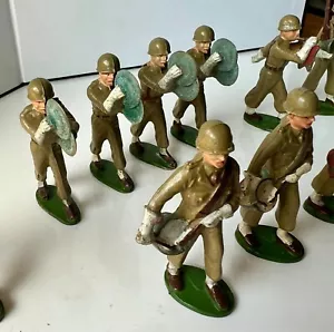 Vintage Starlux Army Band & Soldiers - French Plastic Toy Figures - Picture 1 of 10