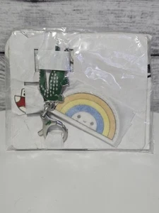 Nuevo Llavero Lacoste X Friends With You Edición Limitada Color Metal Dije - Imagen 1 de 7