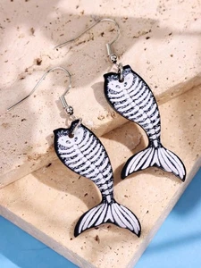 1 Pair Unique Creatively Quirky Goth Fashion Cute & Elegant Cartoon Black Fish - Picture 1 of 5
