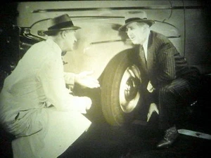 "Ford 1942 disco de entrenamiento y tira de película de concesionarios Ford 1942 de lote antiguo - ""alineaciones de ruedas de 42" - Imagen 1 de 11