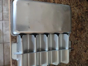 3 VINTAGE ALUMINUM MINIATURE ICE CUBE TRAYS - Bild 1 von 5