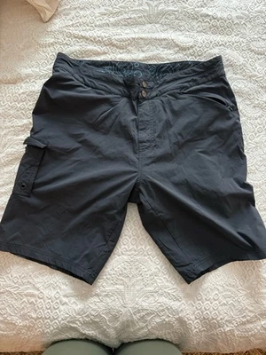 Pantalones Cortos de Ciclismo NOVARA Para Mujer M Negros Elastizados Almohadilla Interior Cintura Elástica Nuevos sin Etiquetas Foto 1 de 3