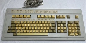 Vintage BTC KEYBOARD BTC-5151 5 pin -UNTESTED - Afbeelding 1 van 6