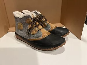 Sorel Out n About Waterproof Boots Faux Fur Lined Women 10 Gray/BLK NL3150-052 - Picture 1 of 8