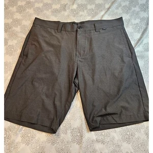 Travis Mathew Golf Shorts Heather Gray Casual Polyester Spandex Size 36 - Picture 1 of 4
