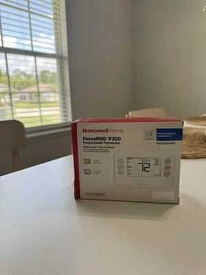 Honeywell HomeFocusPRO P200Programmable Thermostat - Image 1 of 4