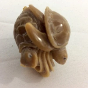 Vintage Tagua Nut 2 Turtles Marine Figurine Hand Carved With A Lot Of Details. - Picture 1 of 5