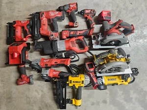 Milwaukee & DeWalt 18V & 20V Elektrowerkzeuge NUR FÜR TEILE ODER AUSSCHLACHTEN - Bild 1 von 1
