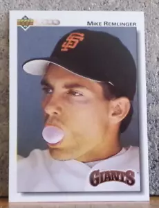 AWESOME PHOTO ON OLDER BASEBALL CARD S.F. GIANTS MIKE REMLINGER BLOWING A BUBBLE - Picture 1 of 2