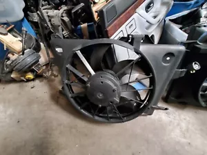 2003 2004 2005 2006 LINCOLN TOWN CAR COOLING FAN - Picture 1 of 2