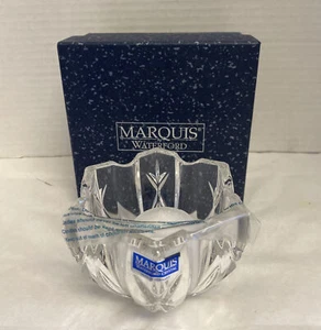 Marquis Waterford Bleikristall Winterfest Windlicht mit Kerze 3”X 3-1/2” - Bild 1 von 7
