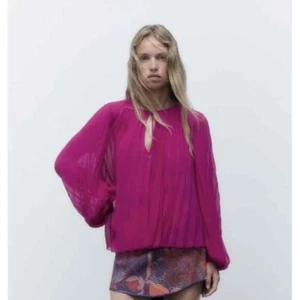 Top donna plissettato ZARA nuovo con etichetta in fucsia - taglia X-Large - Foto 1 di 7