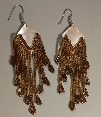 Висячие серьги-капли из бронзы с перламутром и бисером  - Изображение 1 из 2